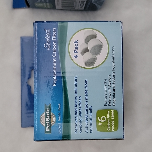 PetSafe Drinkwell® Pet Fountain Charcoal Replacement Filters 2 Boxes of 4 - Picture 2 of 5